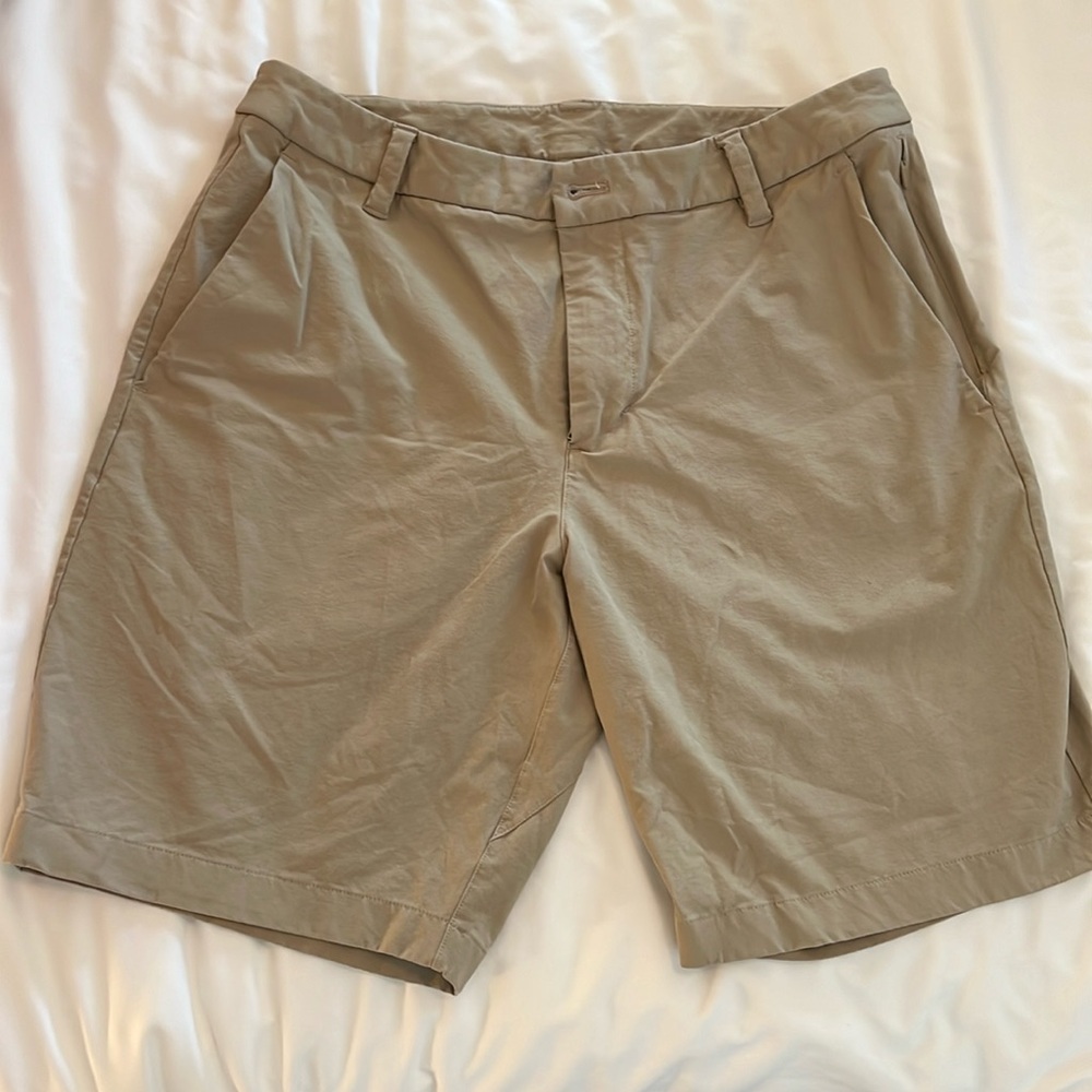 Men’s khaki Lulu Lemon shorts size 31.